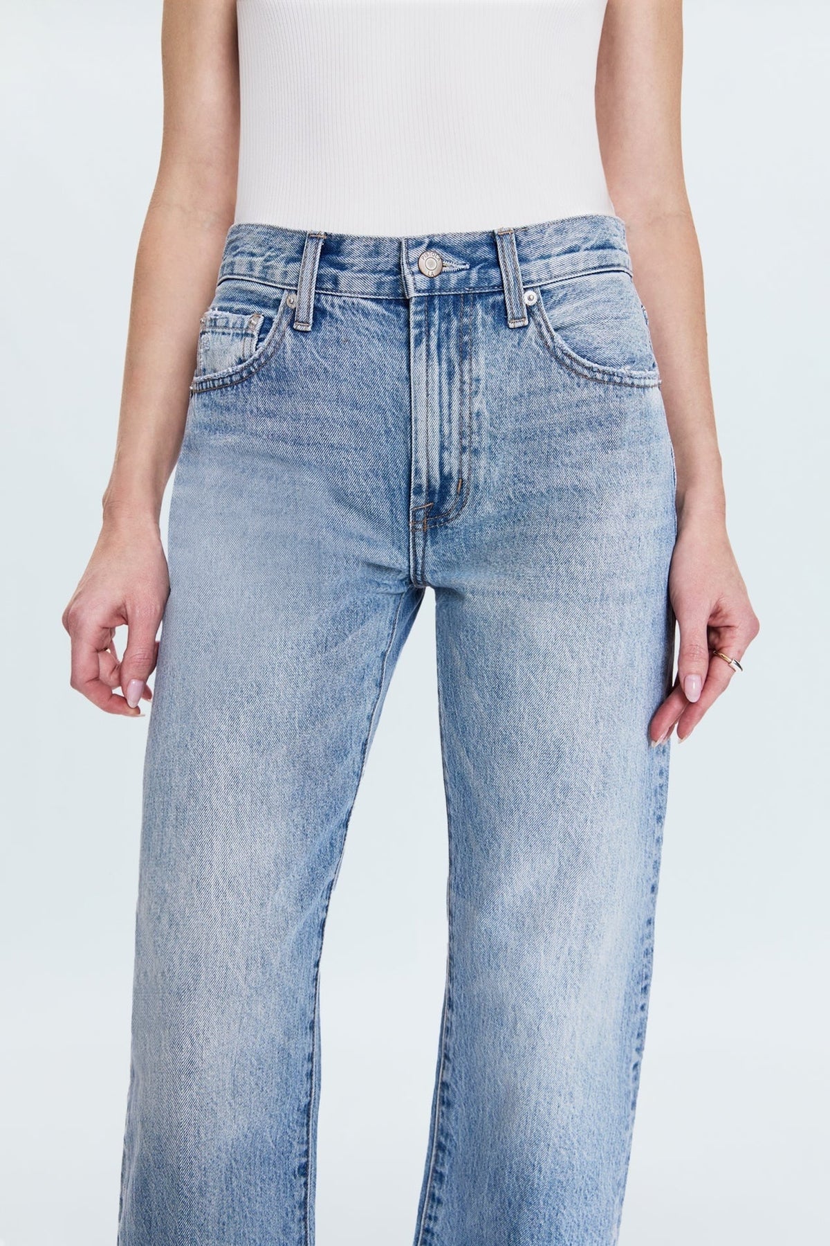 Lexi Mid-Rise Bowed Straight Jean