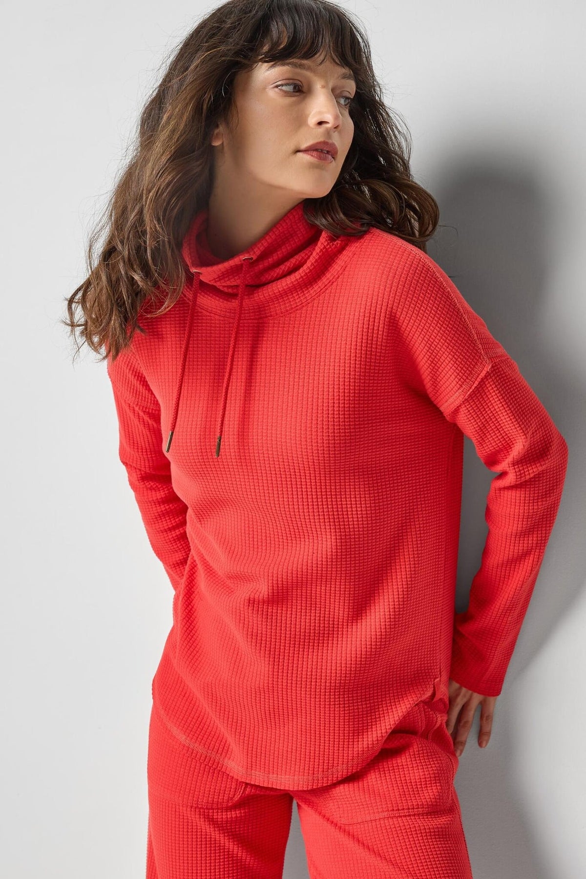 Round Hem Mock Neck
