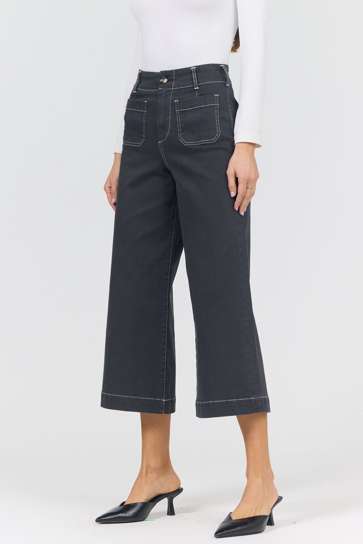 Audrey Front Pocket Crop