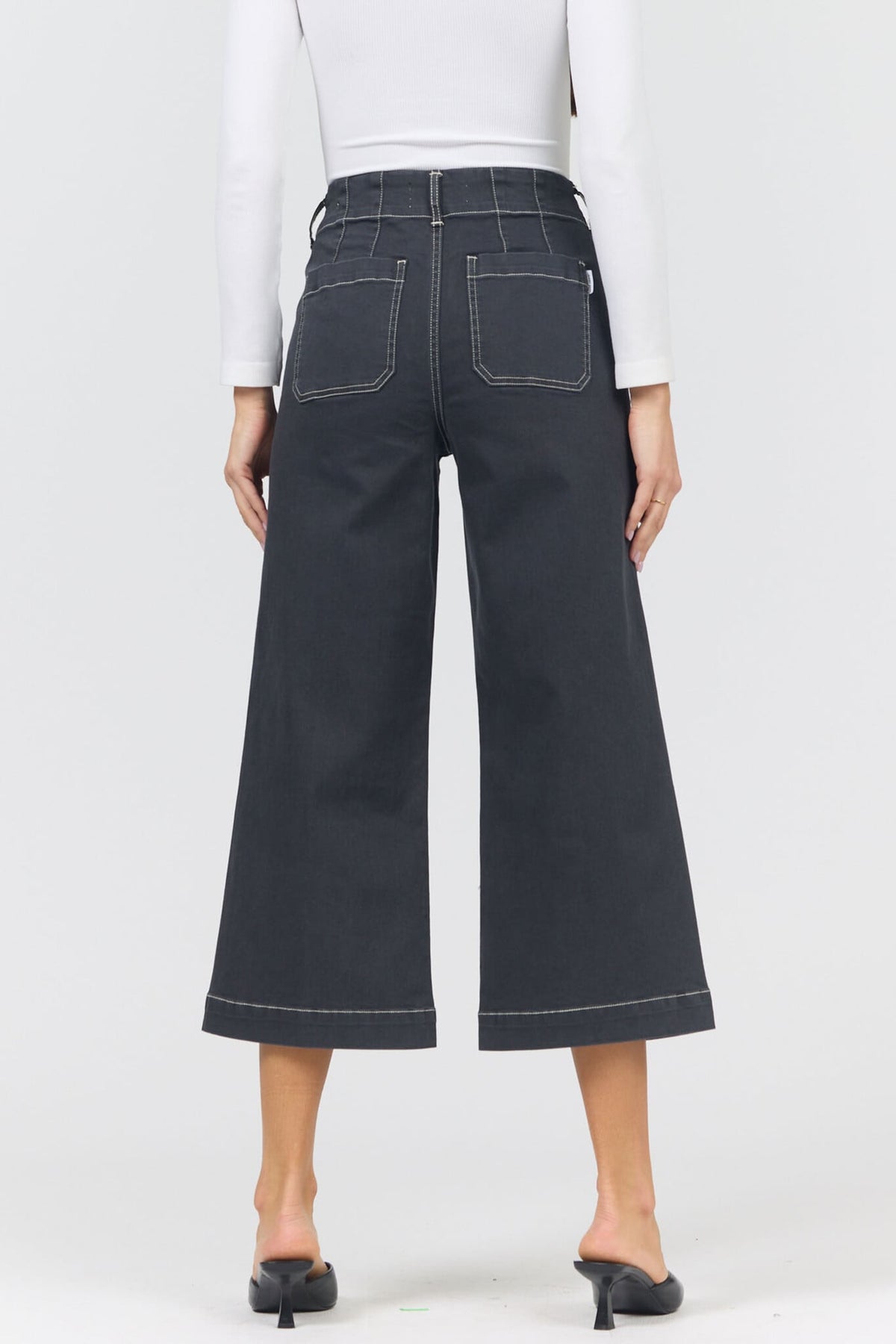 Audrey Front Pocket Crop